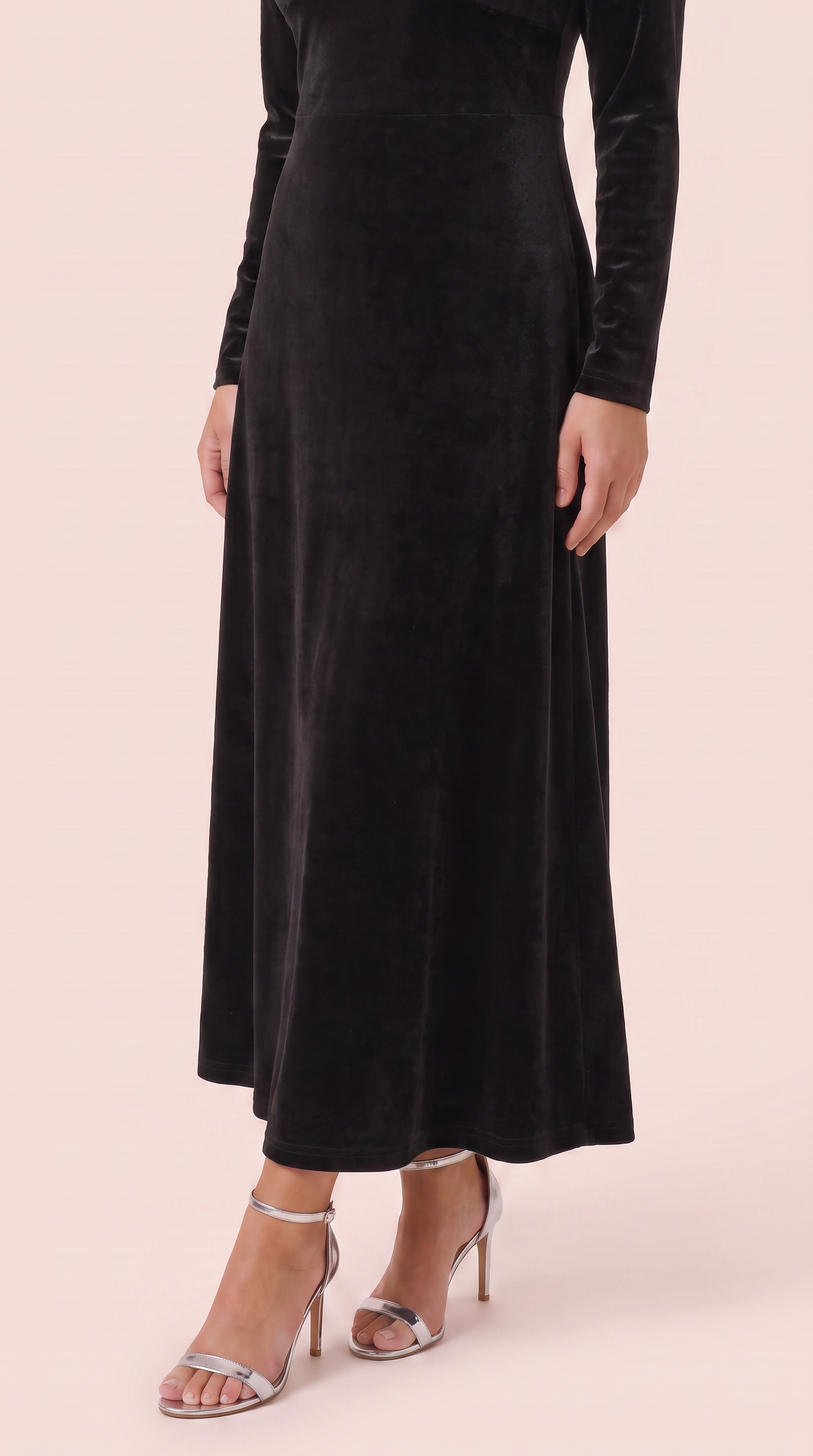 Veloura | Velvet Evening Maxi Dress
